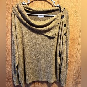 Woman's 3/4 sleeve shirt(sweater)